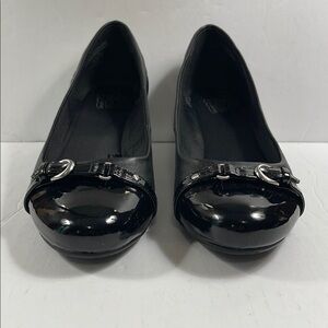 Bass Women’s Black Flats Comfort Shoes Patent Toe Buckle Size 9